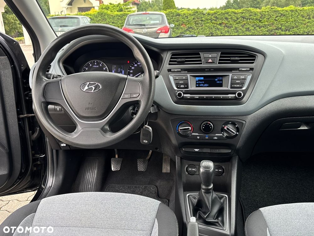 Hyundai i20 blue 1.2 Classic - 12