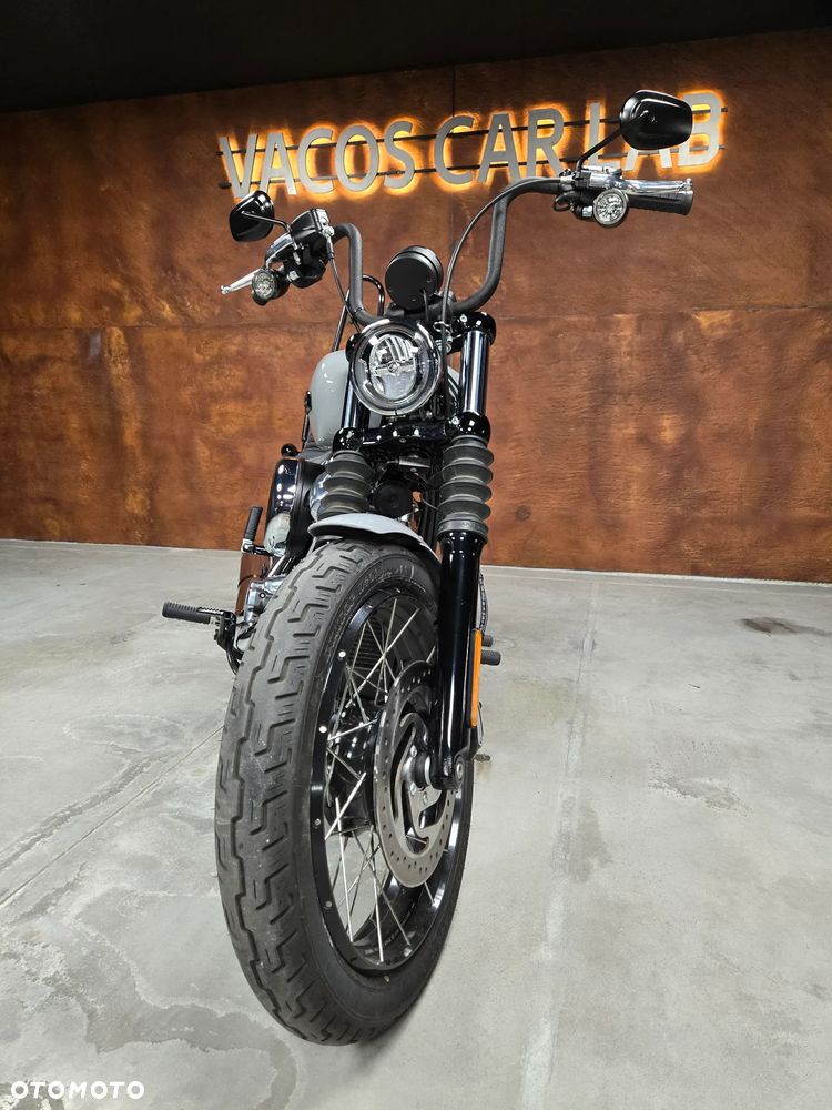 Harley-Davidson Softail Street Bob - 11