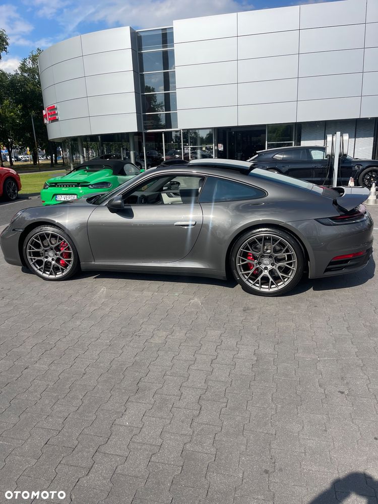Porsche 911 Carrera 4S - 8