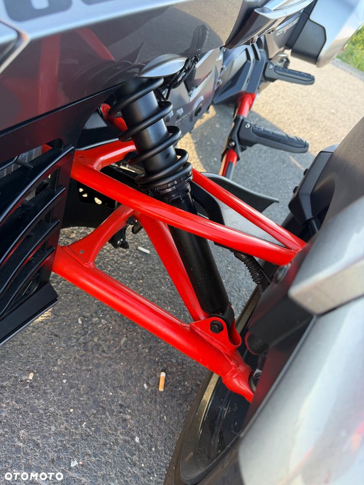 Can-Am Spyder - 17