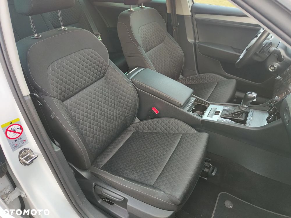 Skoda Superb 2.0 TDI Active DSG7 - 25