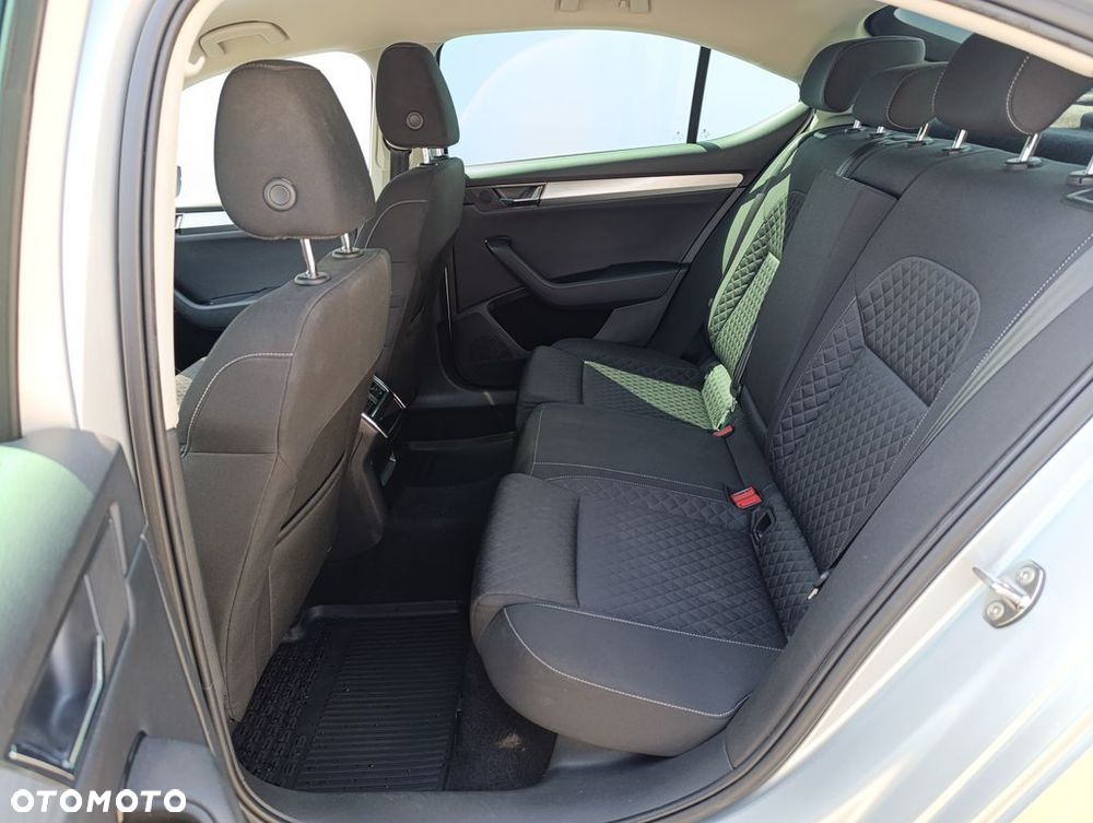 Skoda Superb 1.5 TSI Ambition DSG - 13