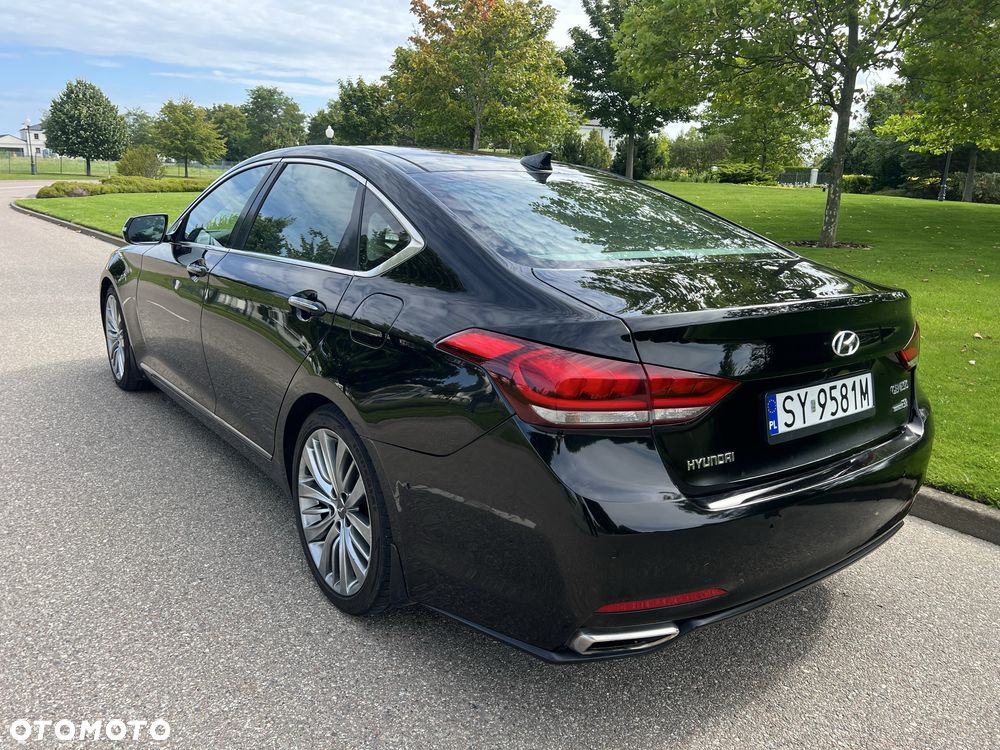 Hyundai Genesis - 3