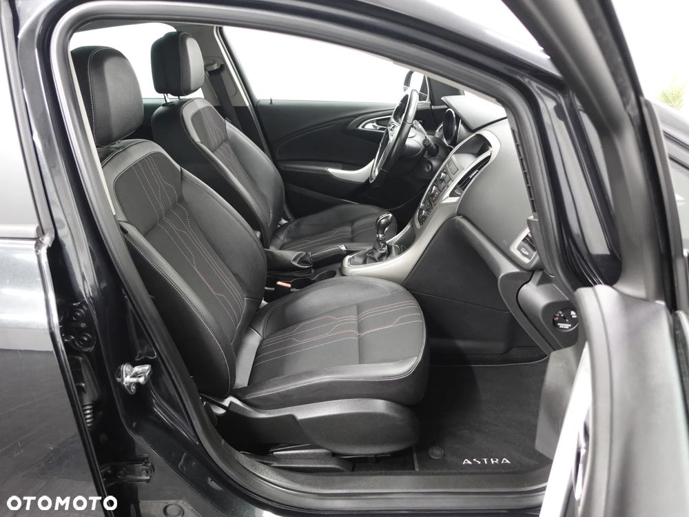 Opel Astra 1.4 150 Jahre - 26