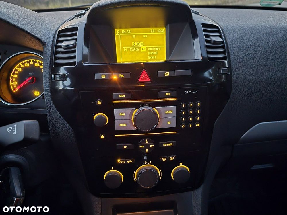 Opel Zafira 1.8 Cosmo - 31