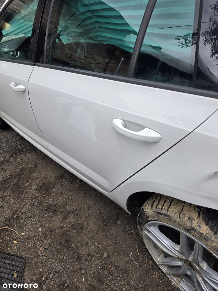 Drzwi  lewy tył skoda  octavia  III  kombi  lift w kolorze  LF9E - 2