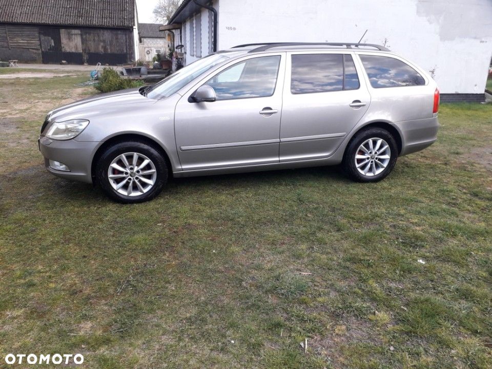 Skoda Octavia 2.0 TDI DPF DSG FAMILY - 2