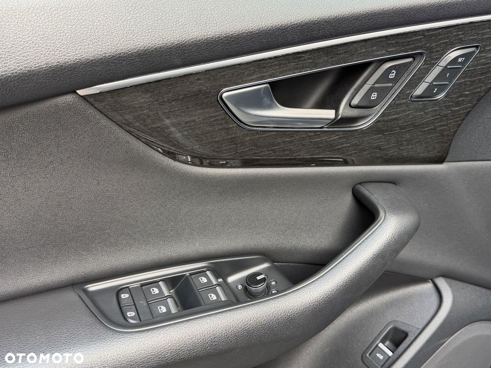 Audi Q8 55 TFSI mHEV Quattro Tiptronic - 15