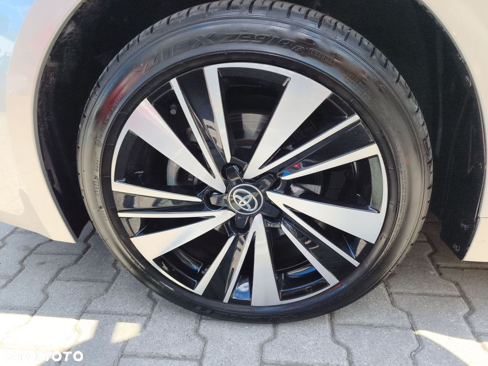 Toyota Corolla 1.8 Hybrid Style - 17