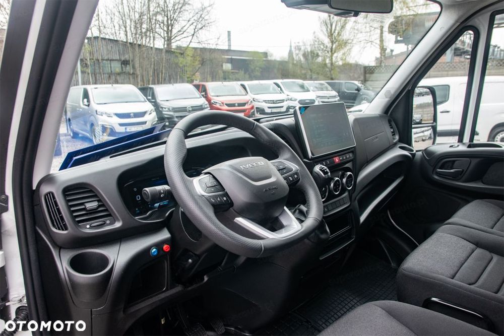 Iveco Daily 35S18 Kontener 8EP + Winda 3.0 180KM - 21