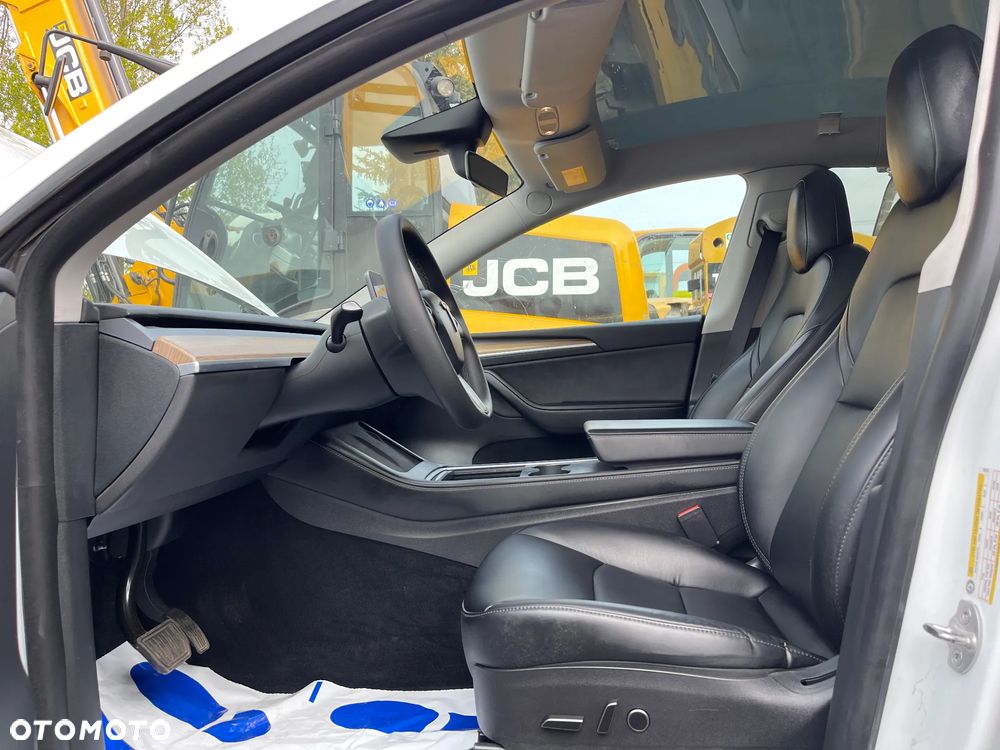 Tesla Model Y Long Range Dual Motor AWD - 20
