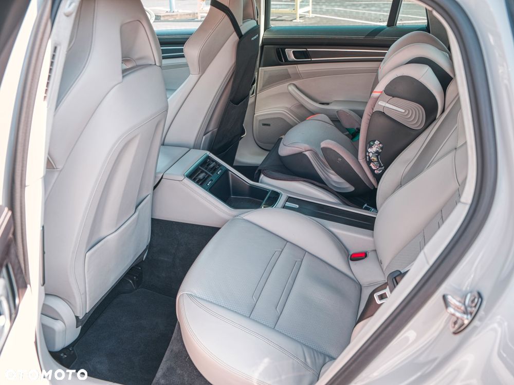 Porsche Panamera - 27