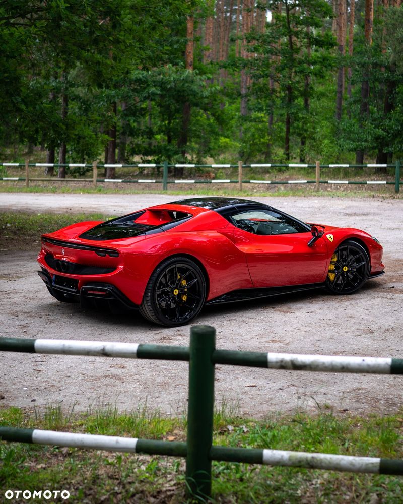 Ferrari 296 GTS - 11