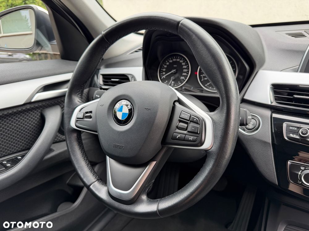 BMW X1 sDrive18i - 12