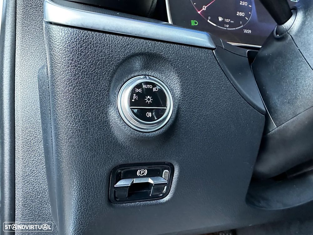 Mercedes-Benz C 300 e T 9G-TRONIC Avantgarde - 25