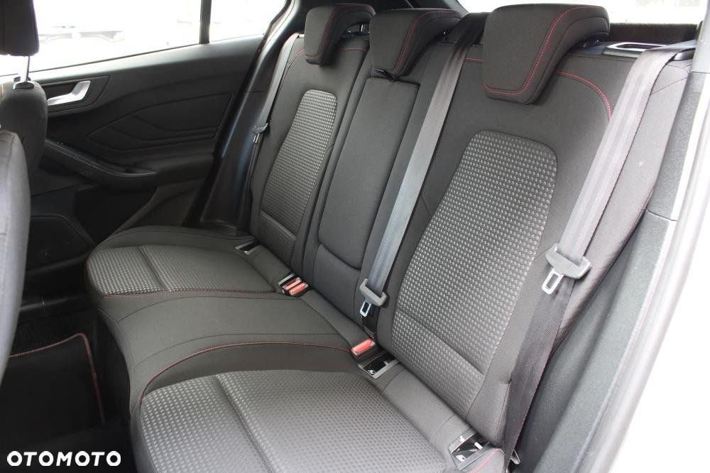 Ford Focus - 24