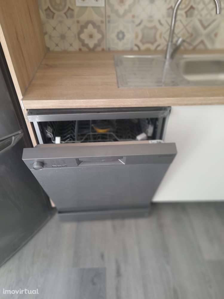 Apartamento T2 com varanda na Baixa da Banheira - Grande imagem: 4/23