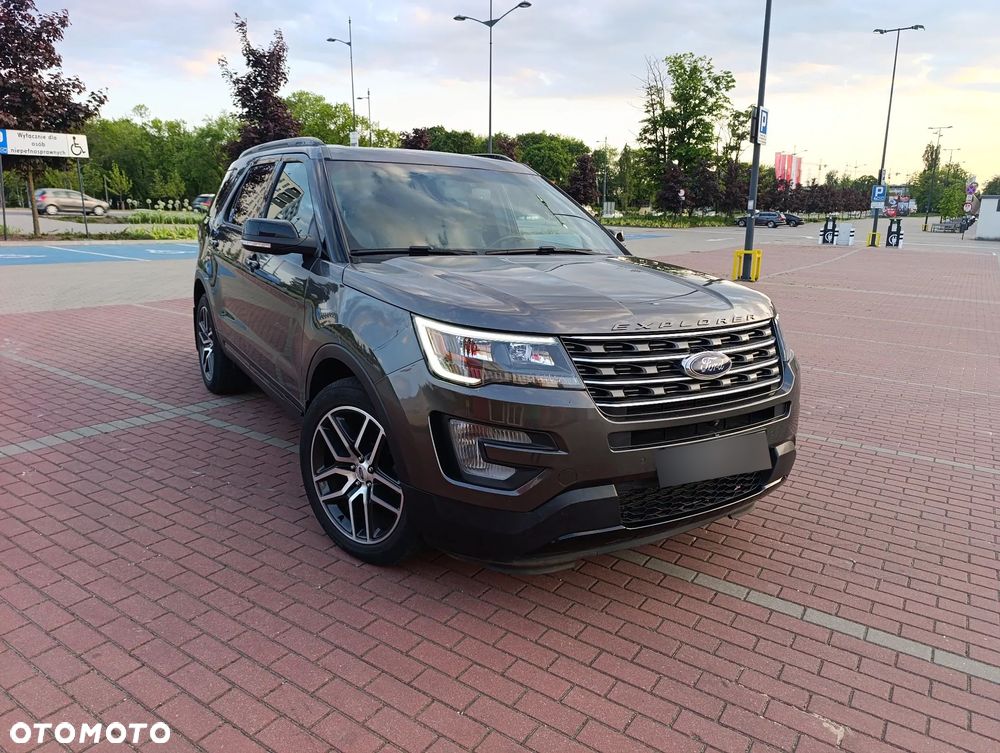 Ford Explorer - 1