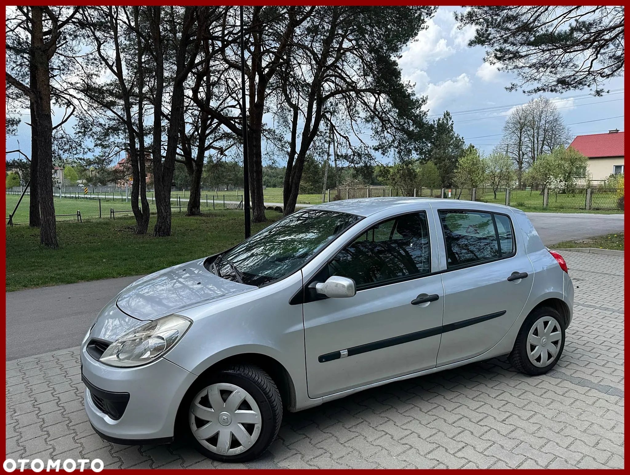 Renault Clio 1.2 16V Confort Privilege - 1