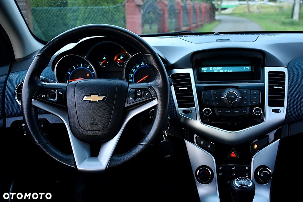 Chevrolet Cruze 1.8 LS+ - 19