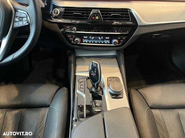 BMW Seria 5 520d AT MHEV - 12