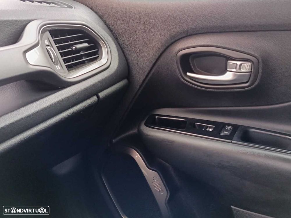 Jeep Renegade 1.0 T Longitude - 18