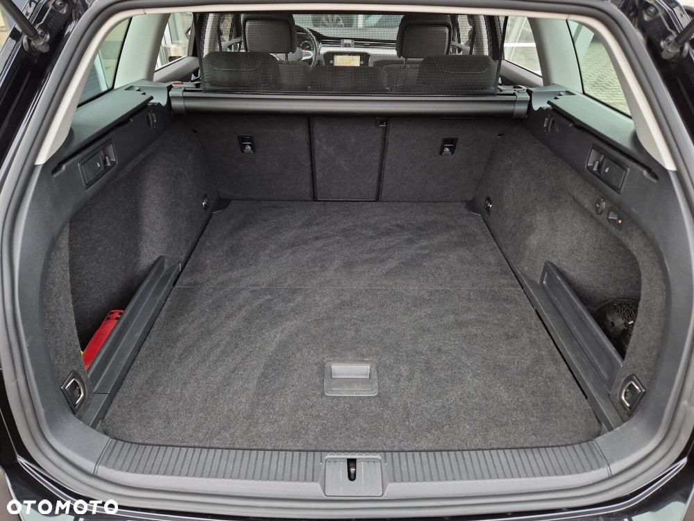 Volkswagen Passat 2.0 TDI Business DSG - 30