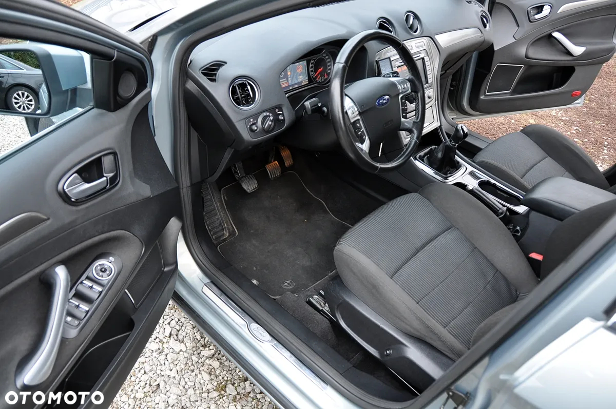 Ford Mondeo 2.0 Titanium - 10