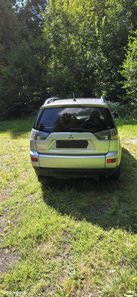 Mitsubishi Outlander - 3