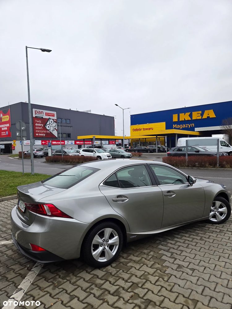 Lexus IS 300h Elite - 30