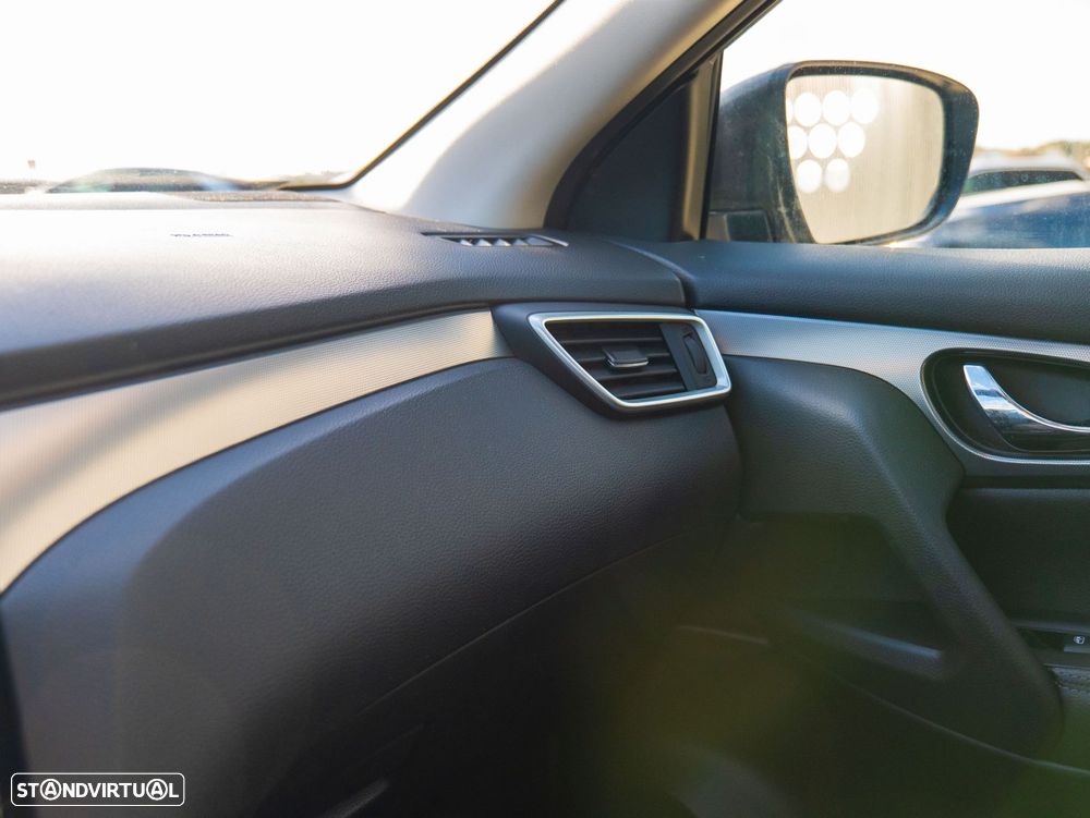 Nissan Qashqai 1.5 dCi N-Connecta - 18