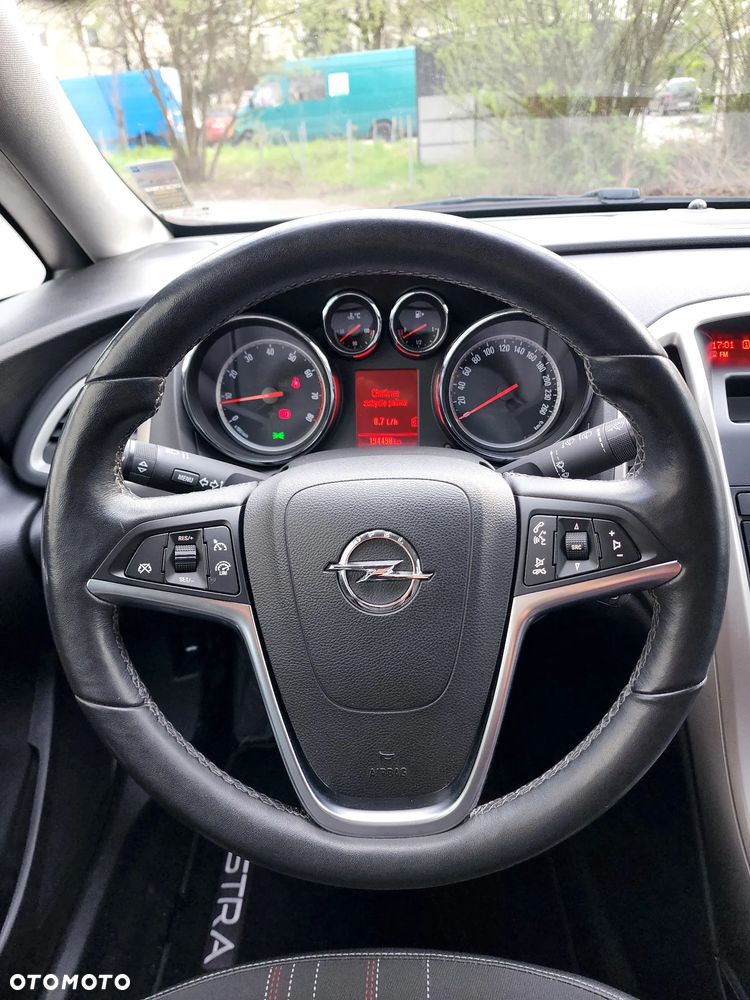 Opel Astra 1.4 Turbo 150 Jahre - 21