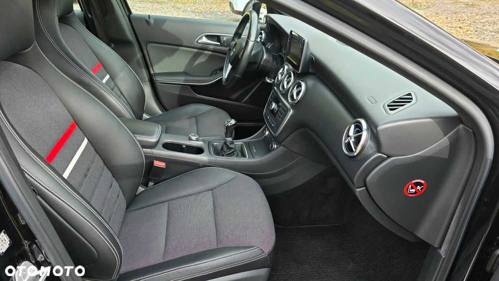 Mercedes-Benz Klasa A 180 BlueEfficiency Edition - 18