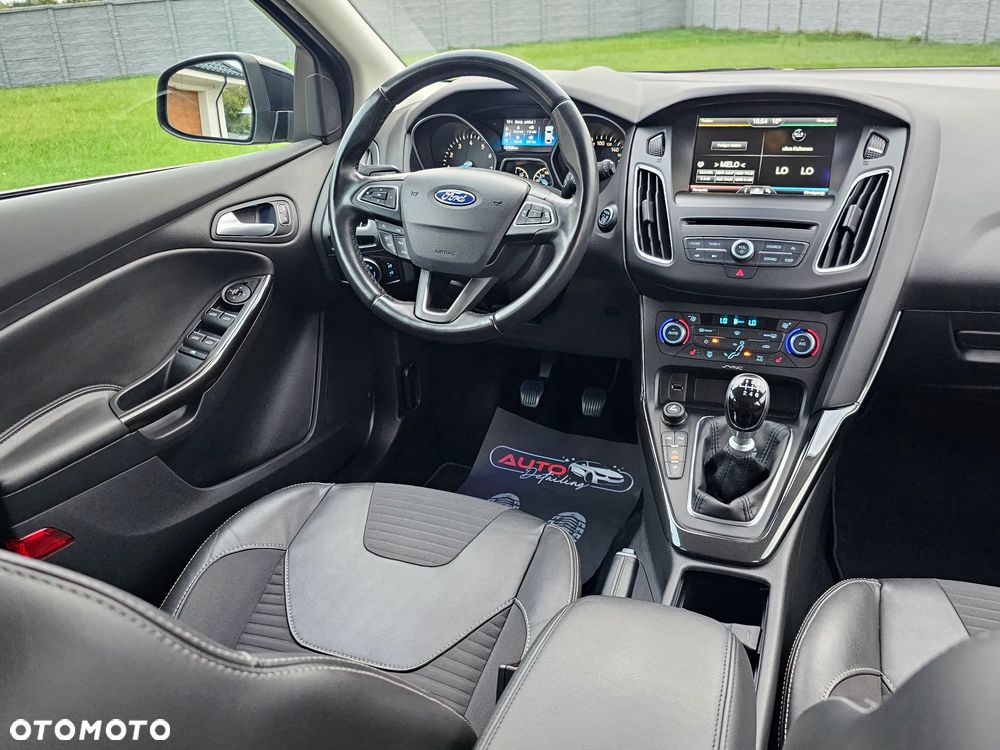 Ford Focus Turnier 1.0 EcoBoost Start-Stopp-System TITANIUM X - 30