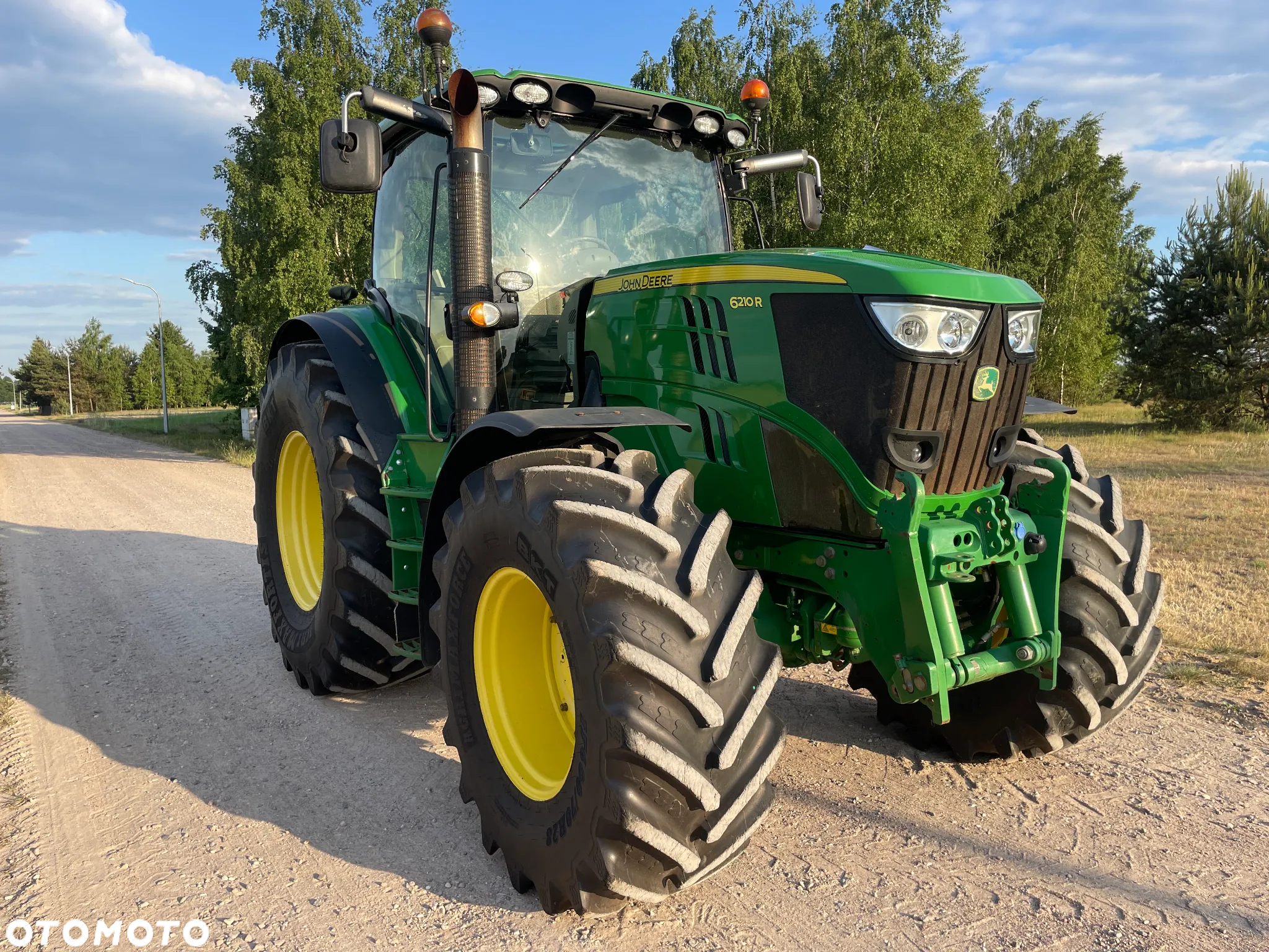 John Deere 6210R - 3