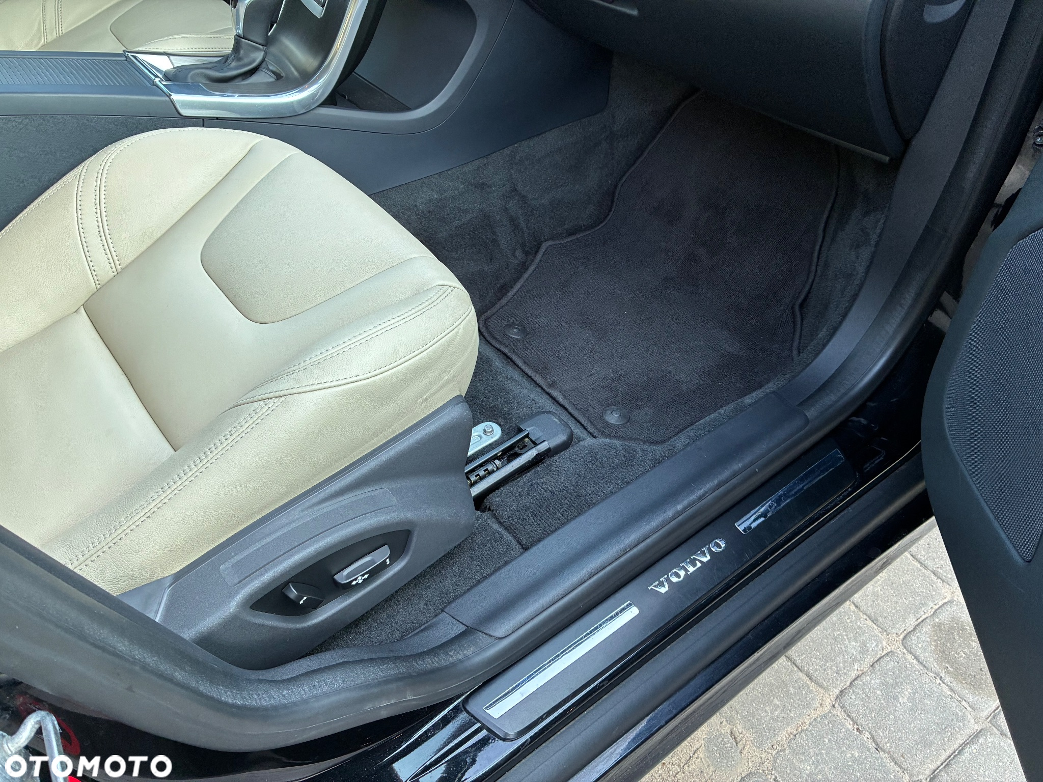 Volvo XC 60 D5 AWD Summum - 18
