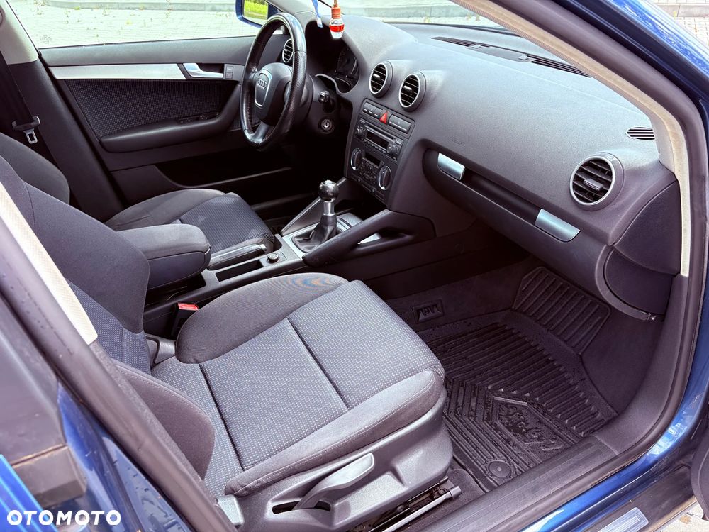 Audi A3 Sportback 1.6 FSI Ambition - 17