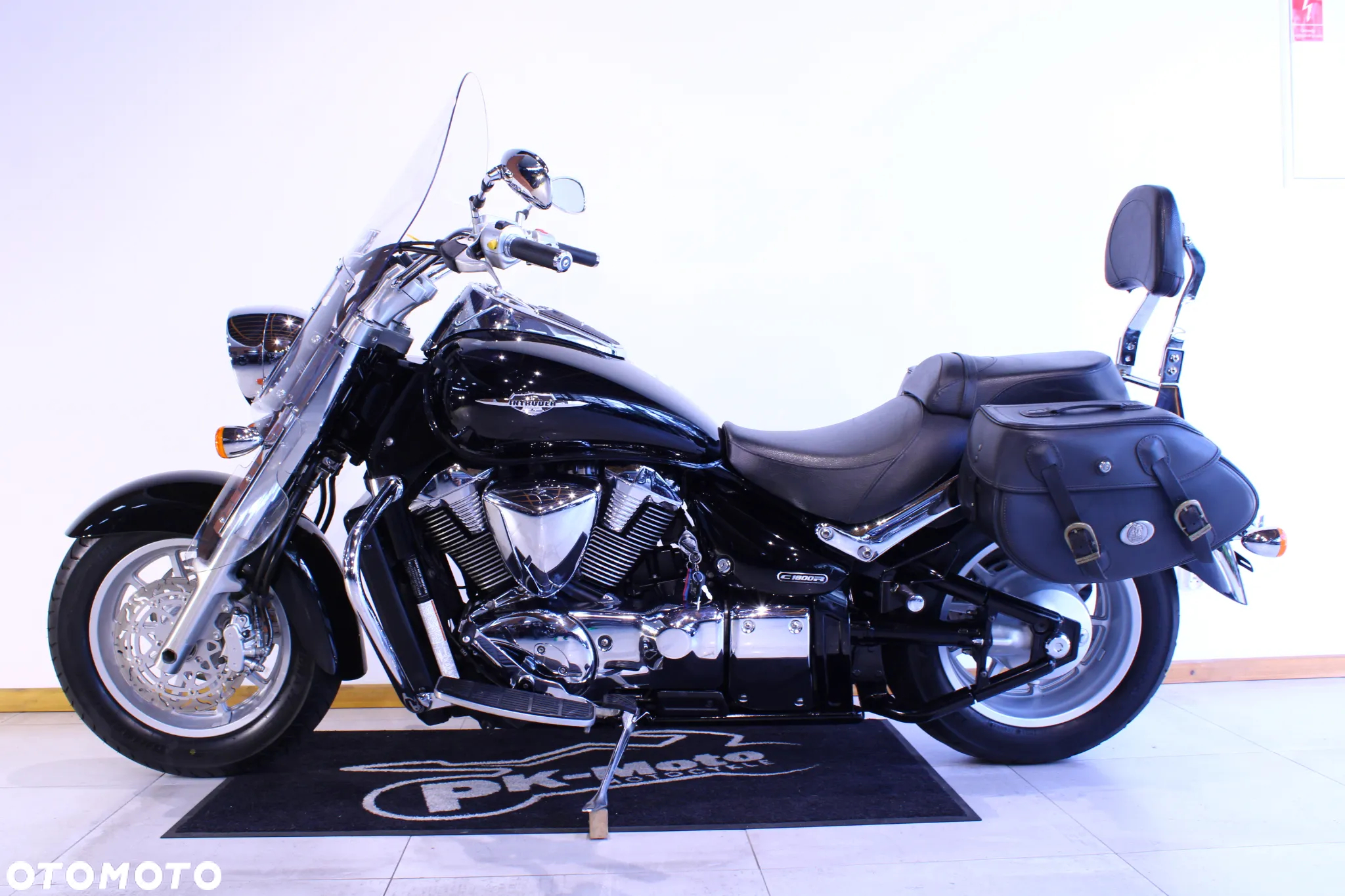 Suzuki Intruder - 2