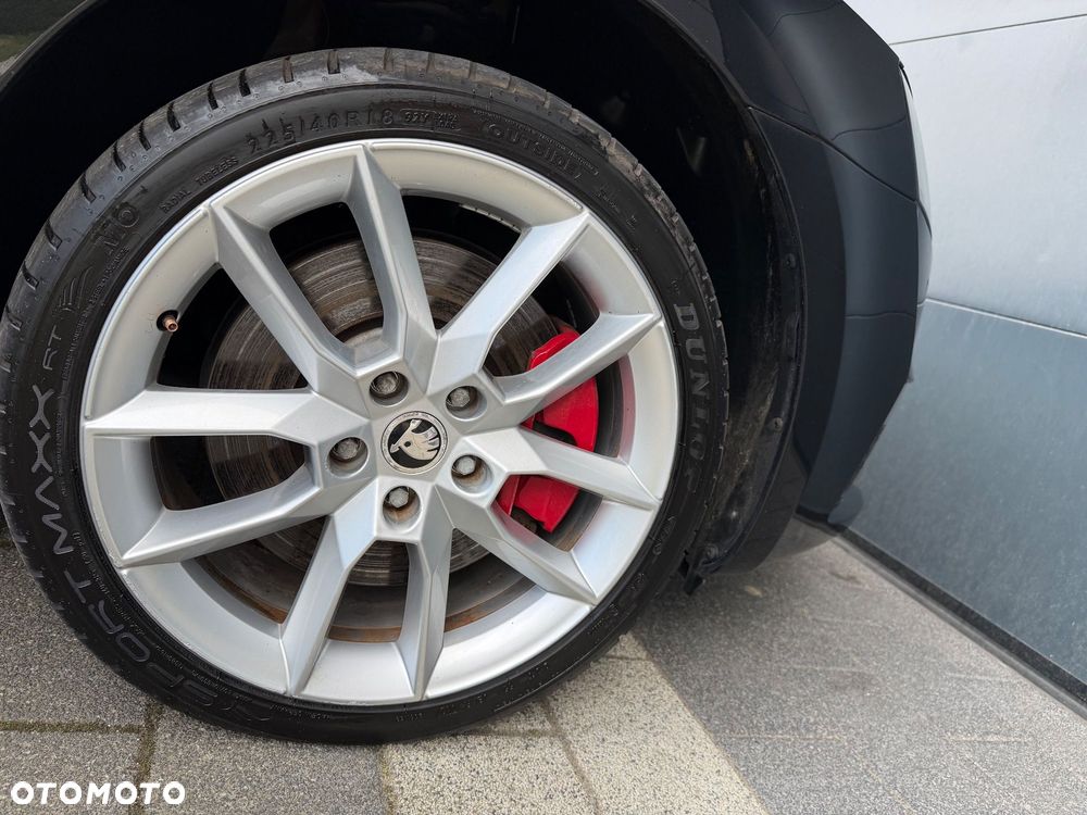 Skoda Octavia 2.0 TDI DSG RS - 17