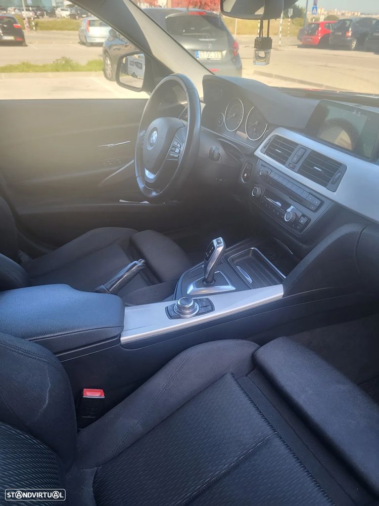 BMW 318 d Touring Aut. Sport Line - 12