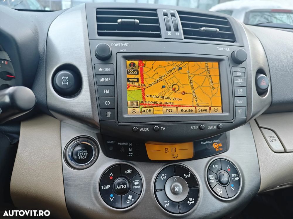 Toyota RAV4 2.2L D-CAT M/T Luxury - 10