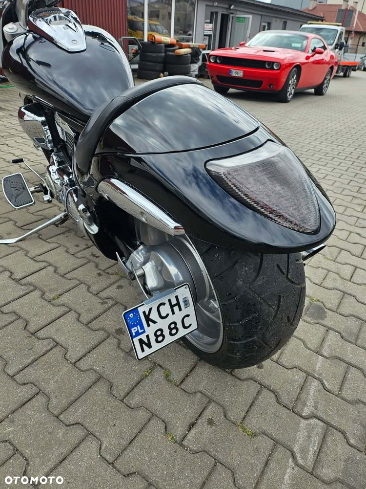 Suzuki Intruder - 6