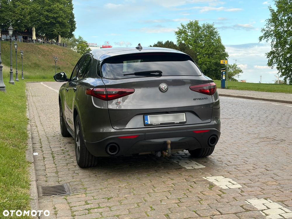 Alfa Romeo Stelvio 2.0 Turbo Sprint Q4 - 4
