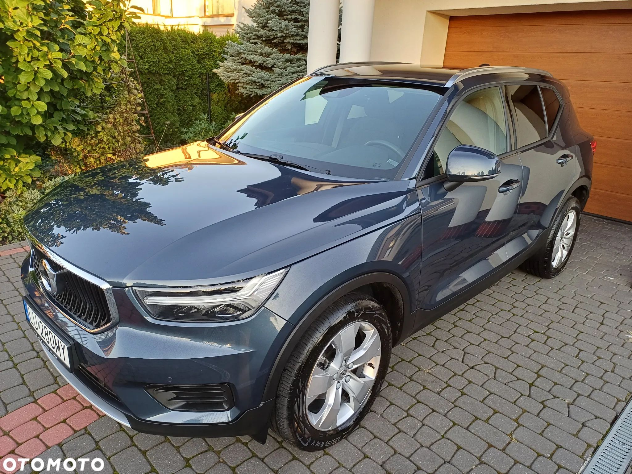 Volvo XC 40 T3 Momentum - 1