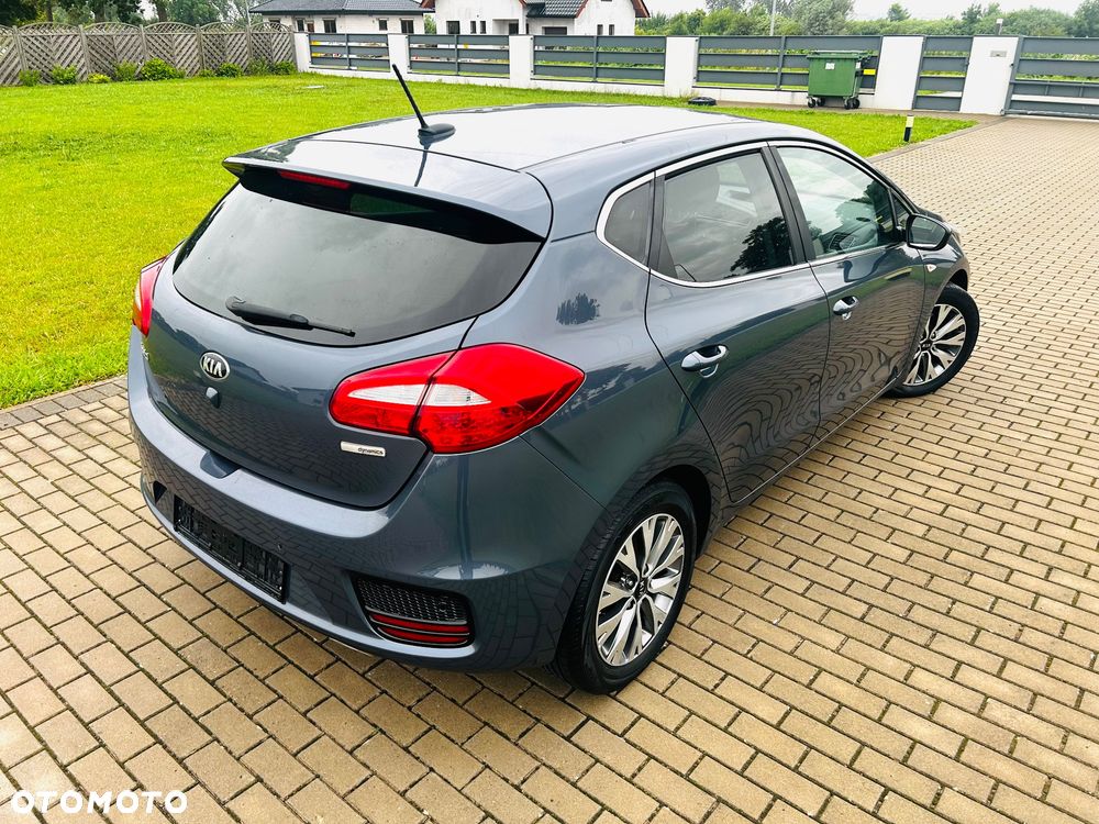 Kia Ceed 1.6 CRDi 136 ISG Dream Team Edition - 8