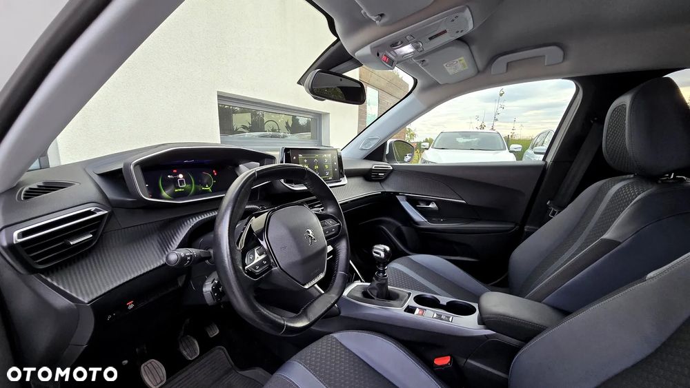 Peugeot 2008 1.2 PureTech Allure Pack S&S - 19