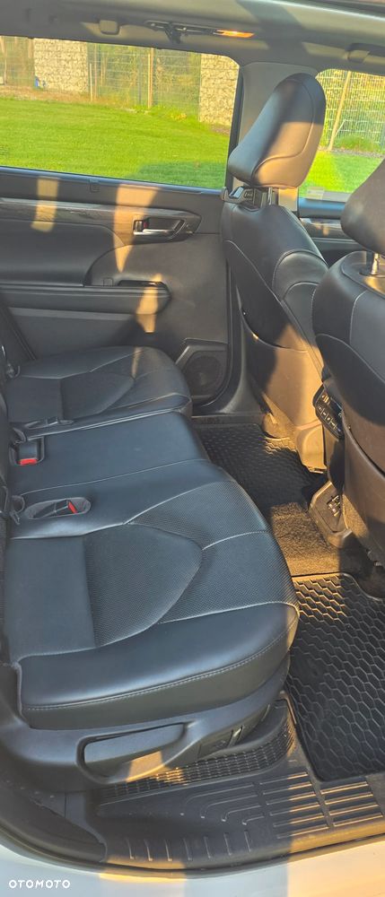 Toyota Highlander 2.5 Hybrid Executive Style - 17