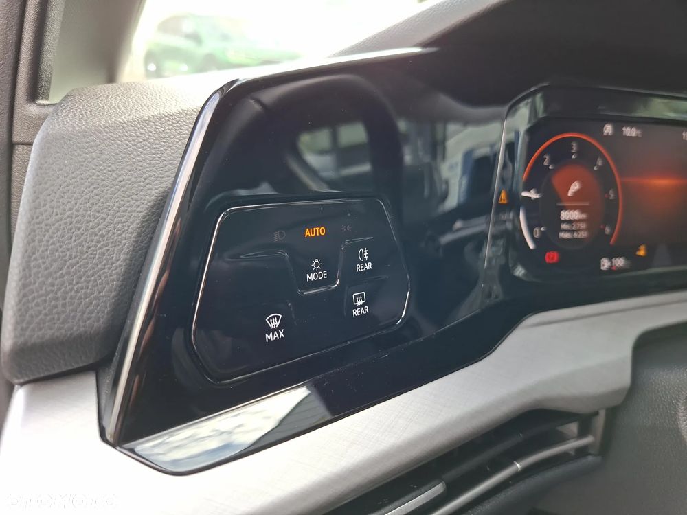 Volkswagen Golf VIII 2.0 TDI Life Plus - 30
