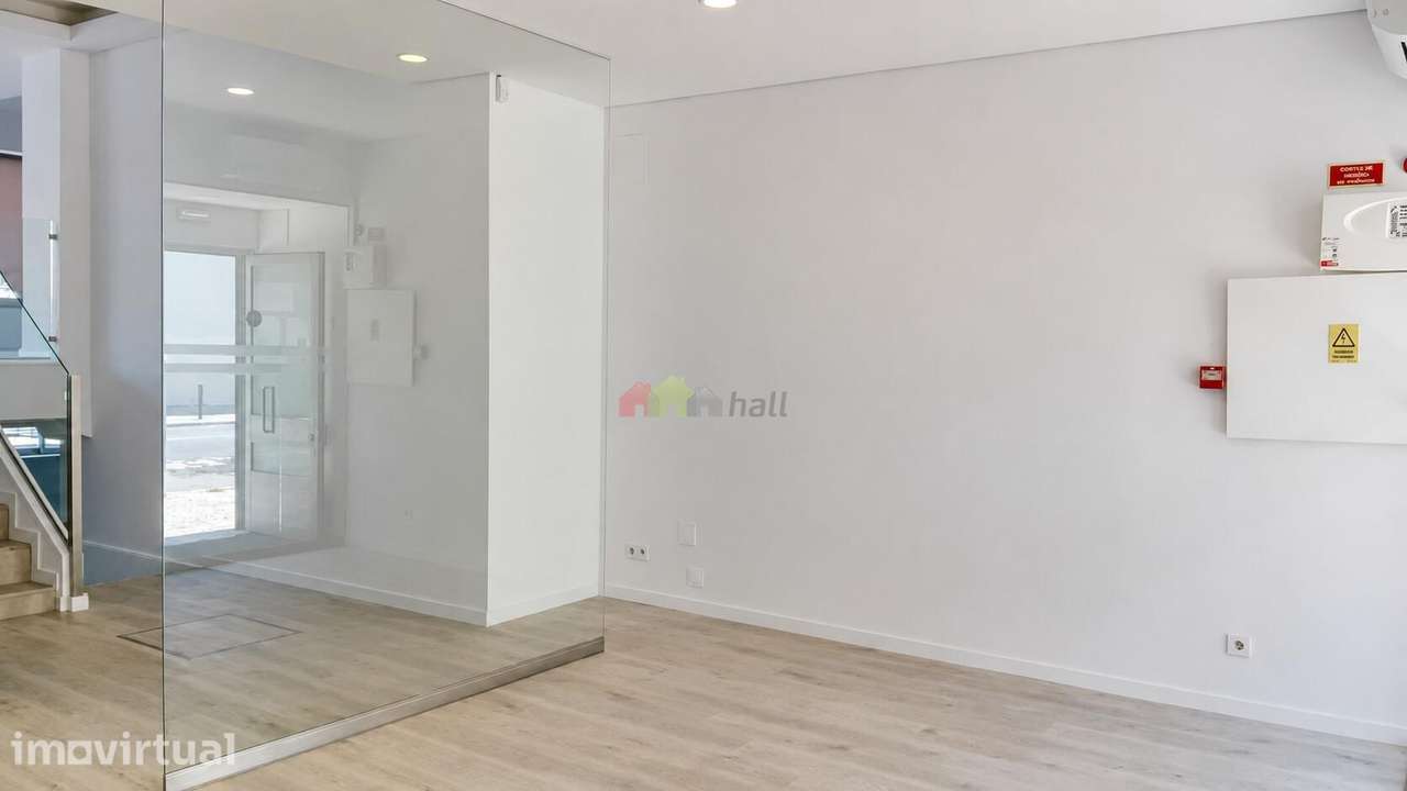 Loja Comercial Remodelada no Bonfim, Setúbal – Pronto a Entrar! - Grande imagem: 4/25