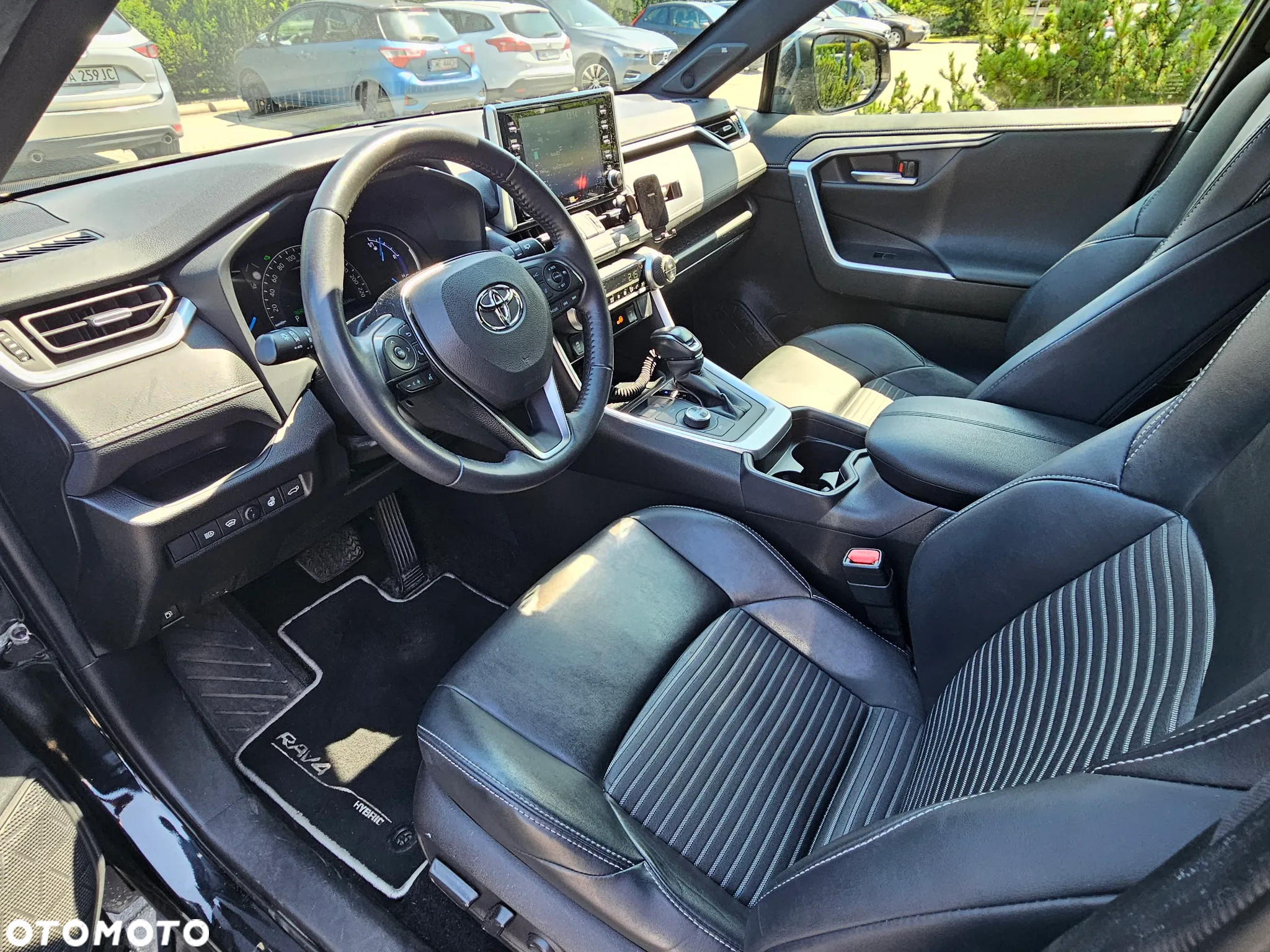 Toyota RAV4 2.5 Hybrid Black Edition by JBL 4x4 - 8